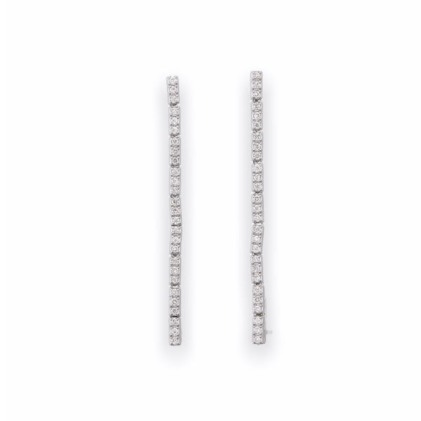 Diamond Drop Earring in 18K White Gold